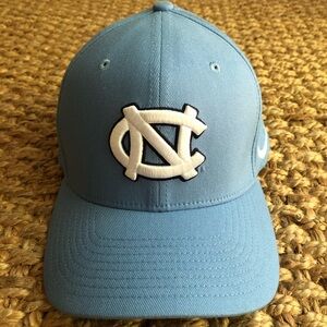 New: Nike Classic Dri Fit Carolina Tar Heels Fitted Baseball Cap Hat. Sm Med